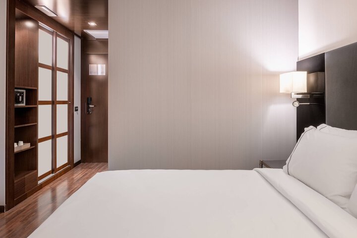 Room 19 of 51