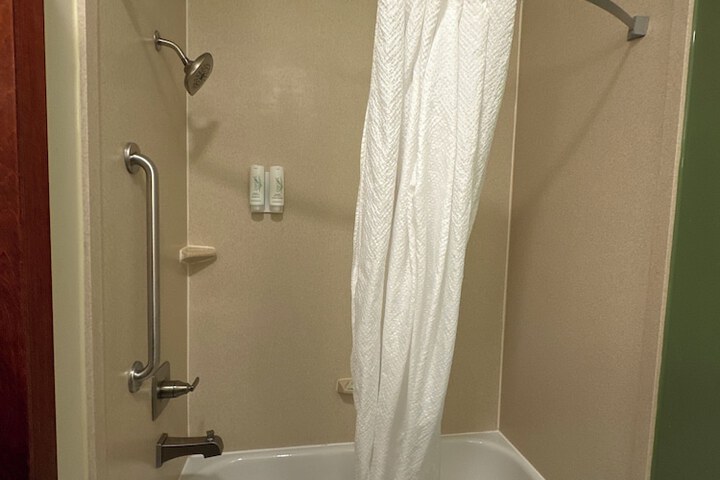 Room 34 of 41