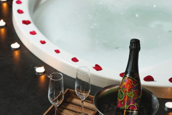 Hot Tub 47 of 90