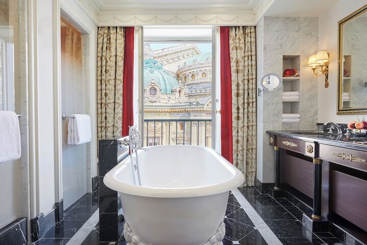 Room 47 of 139