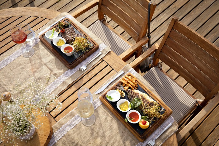 Dining 100 of 155
