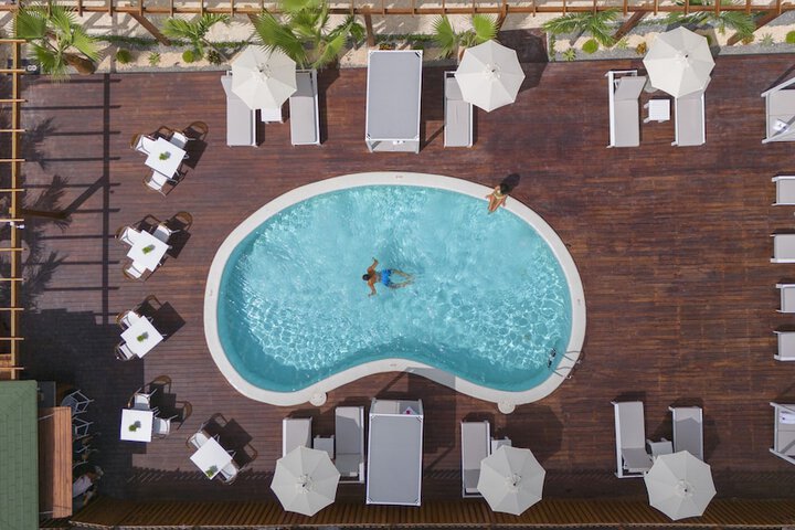Pool 10 of 47