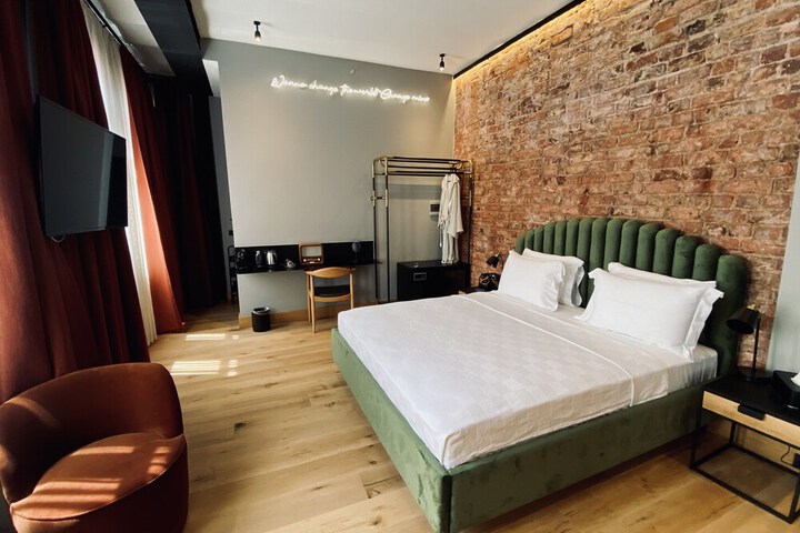 Room 18 of 61
