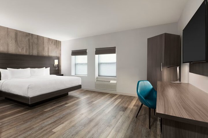 Room 17 of 42