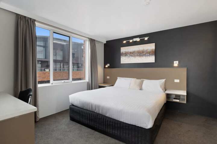 Room 7 of 40