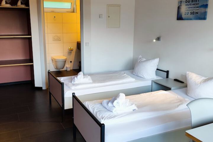Room 4 of 54