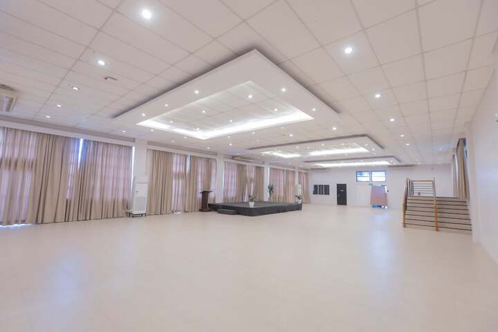 Ballroom/Hall 40 of 44