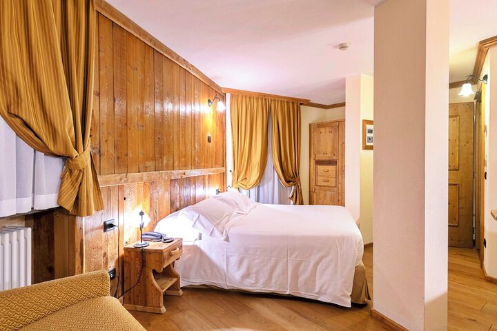 Room 20 of 49