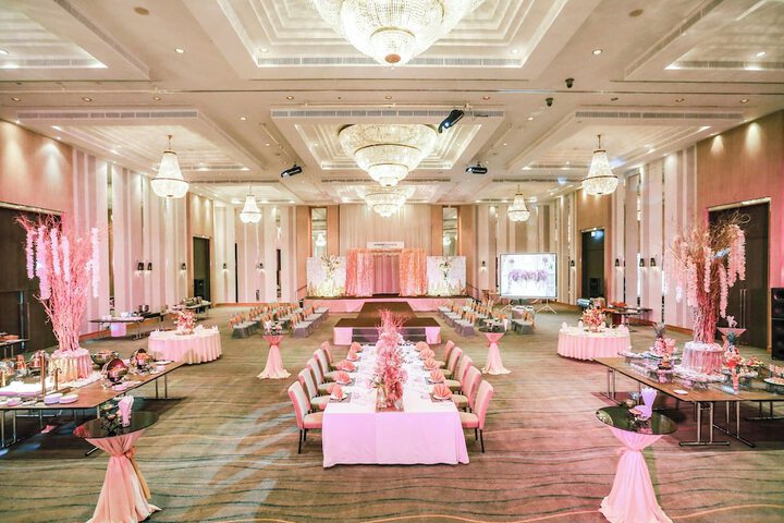 Ballroom/Hall 98 of 129