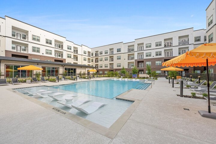 Landing Apartments Near Texas Childrens Hospital West Campus