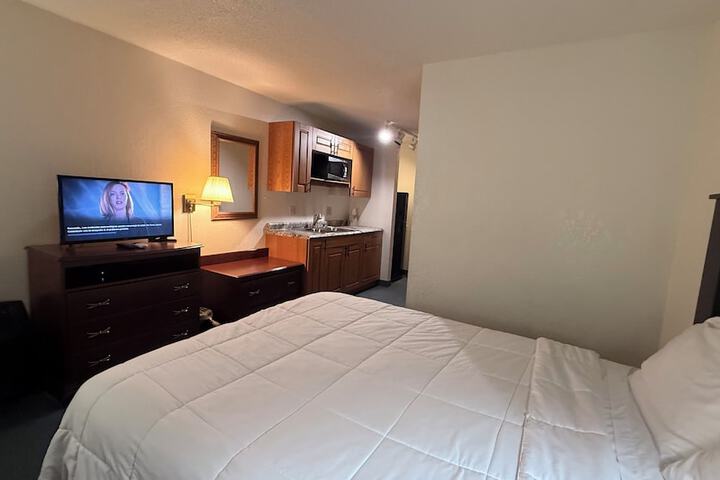 Room 11 of 36