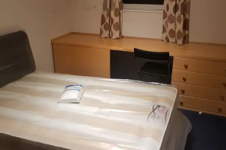 Room 9 of 9
