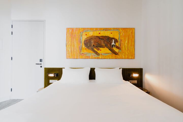 Room 28 of 115
