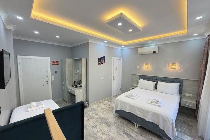 Room 33 of 105