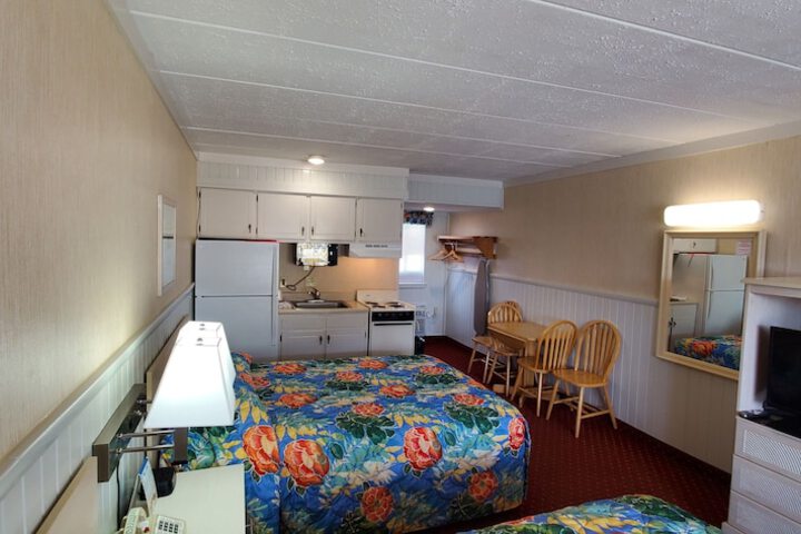 Room 4 of 22