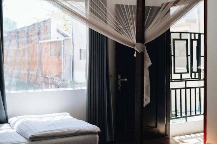 Room 26 of 65
