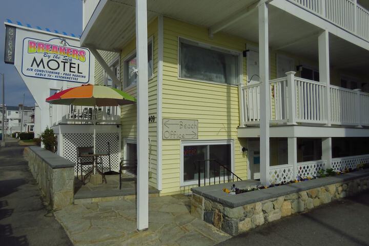 Hotel 66 of 77
