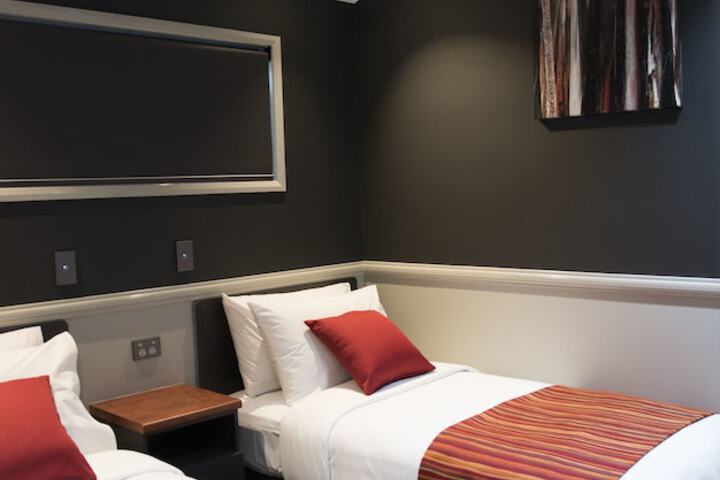 Room 21 of 52