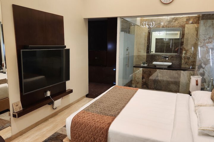 Room 21 of 53