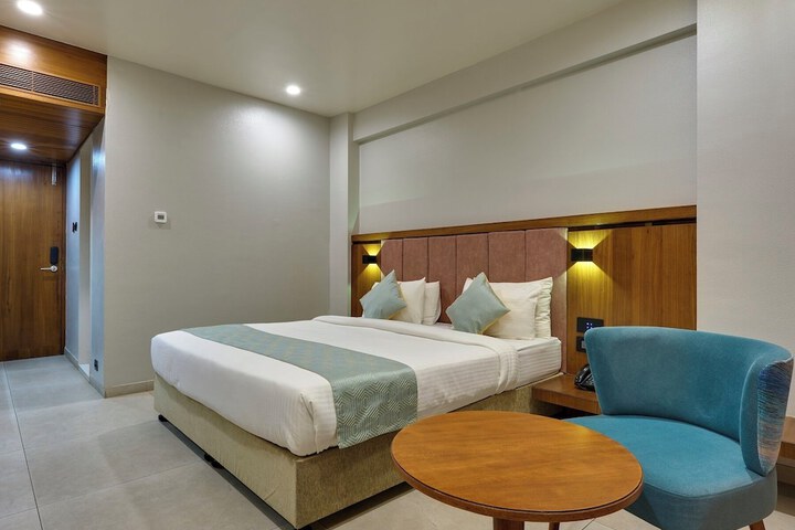 Room 16 of 40