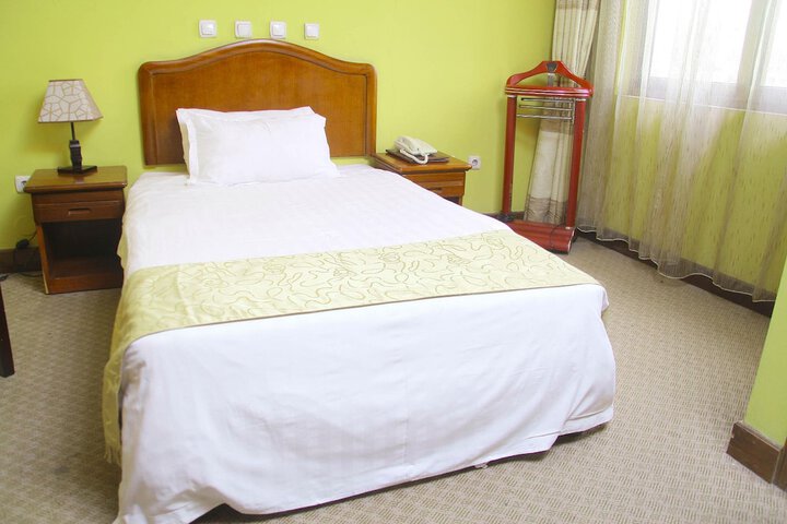Room 6 of 40