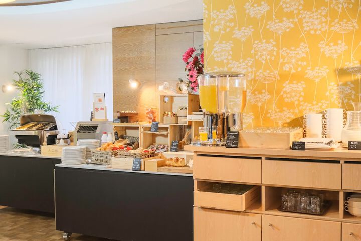 Breakfast/Coffee Service 39 of 60