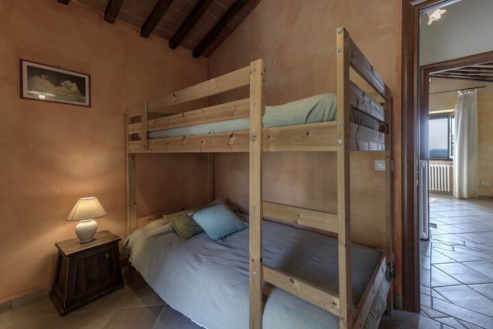 Room 34 of 145