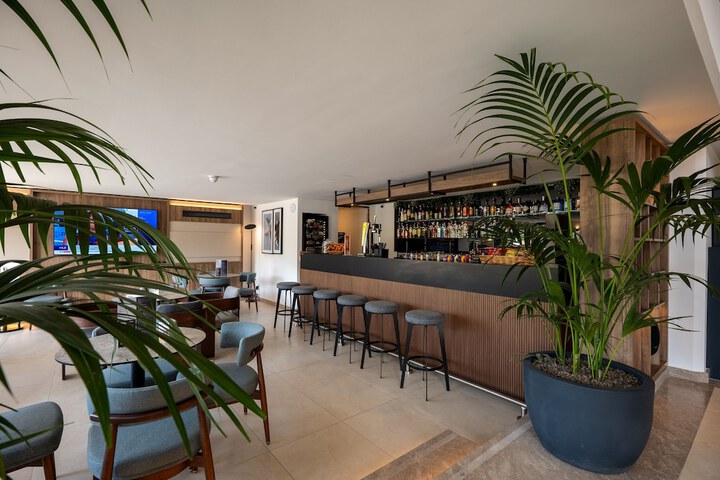 Lounge 59 of 73
