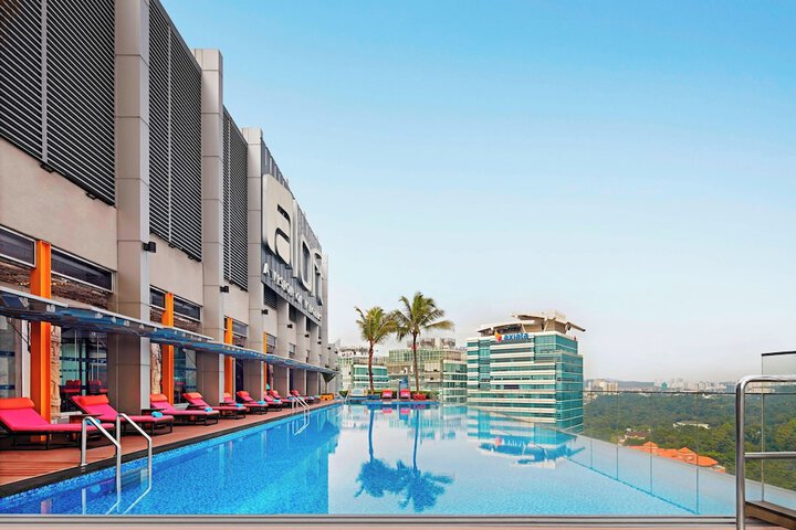 Hotel Pool