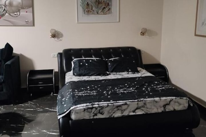 Room 10 of 40