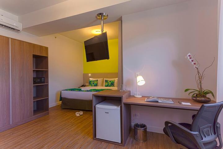 Room 16 of 40