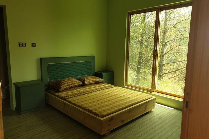Room 11 of 31
