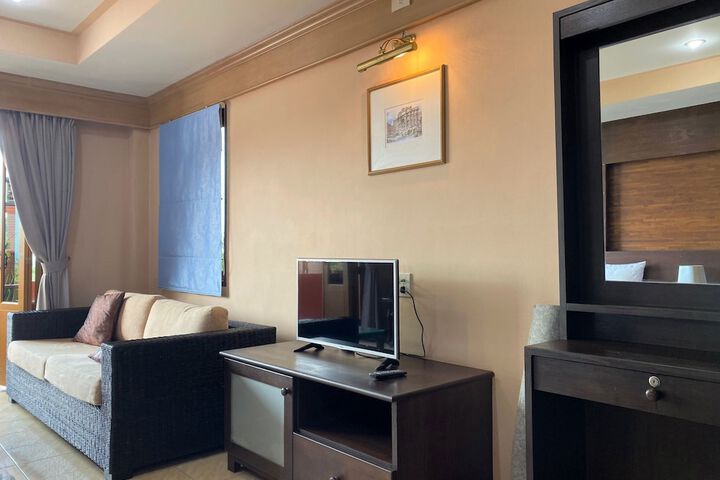 Room 3 of 28