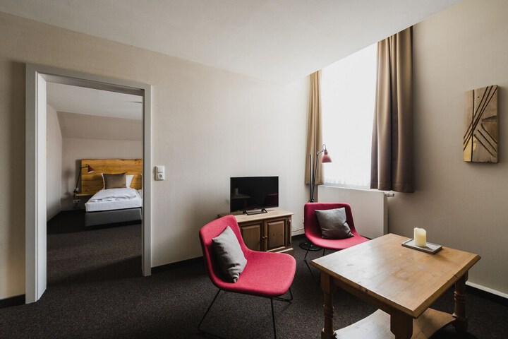Room 32 of 75