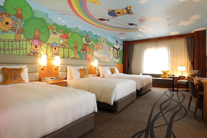 Room 44 of 223
