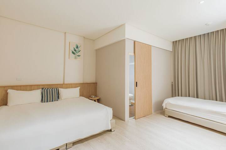Room 26 of 44