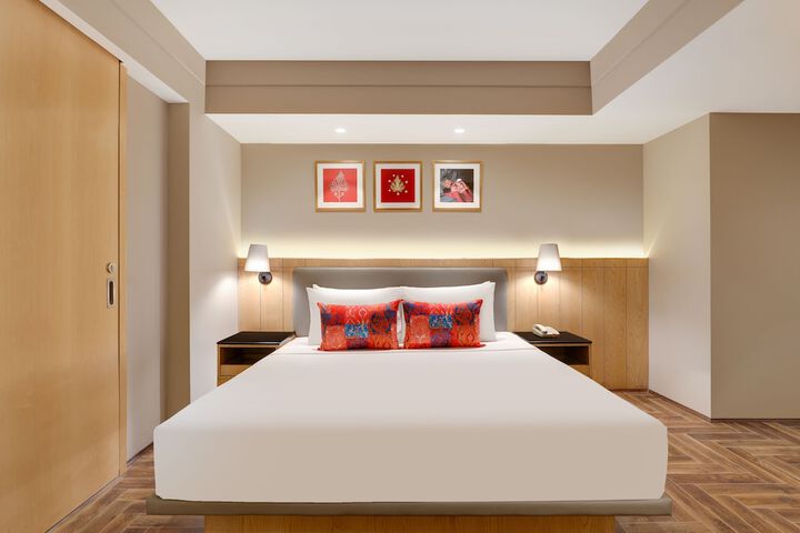 Room 5 of 40