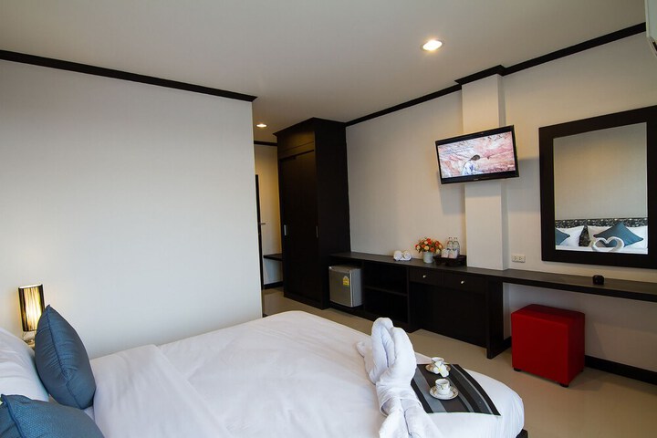 Room 8 of 43