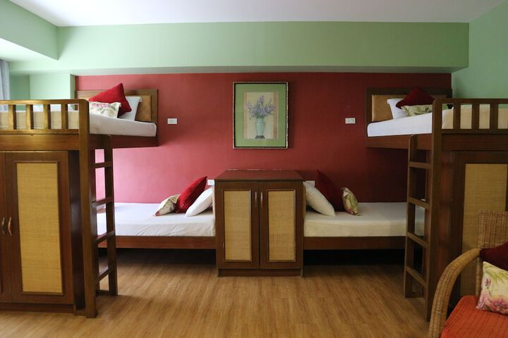 Room 12 of 110