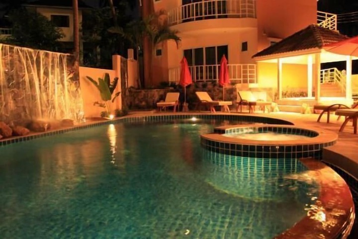 Pool Hotel