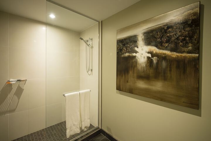 Room 52 of 79