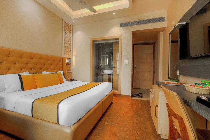 Room 27 of 77