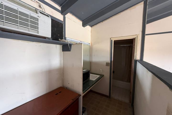 Room 22 of 51