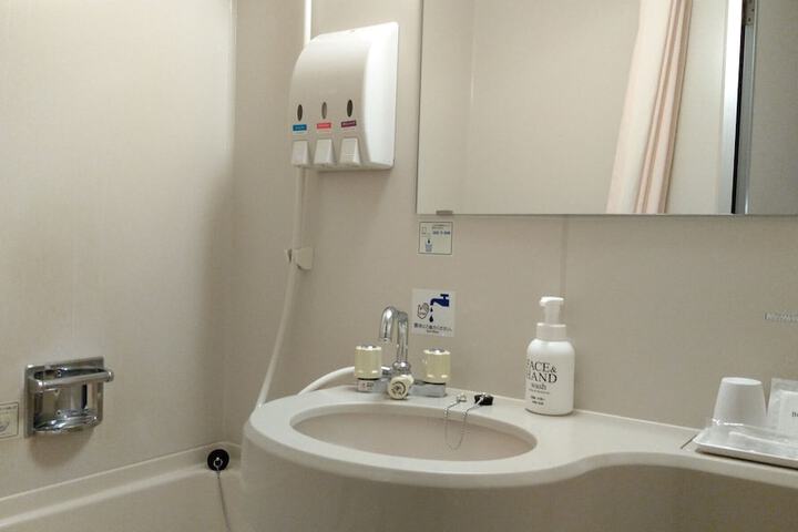 Room 8 of 39