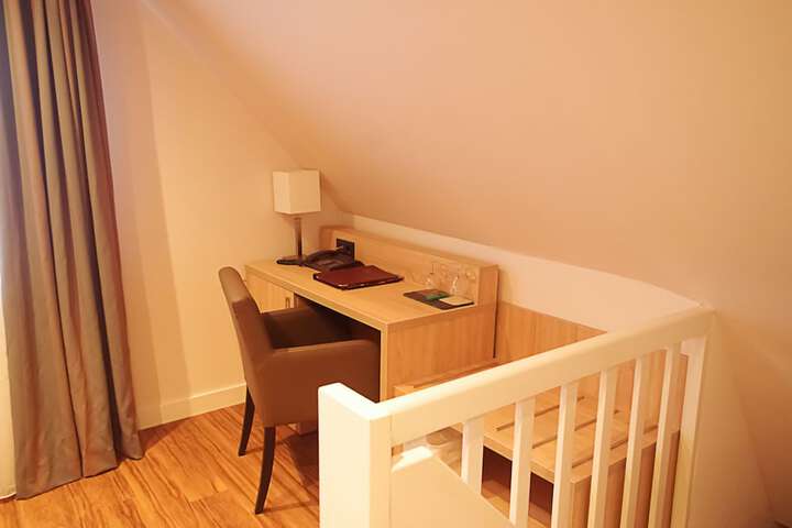 Room 49 of 92