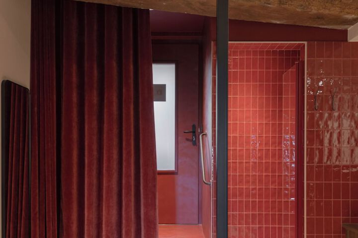 Room 46 of 73