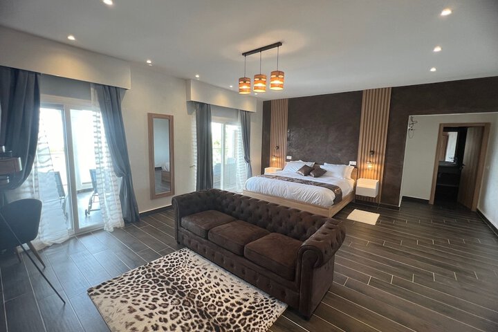 Room 3 of 46
