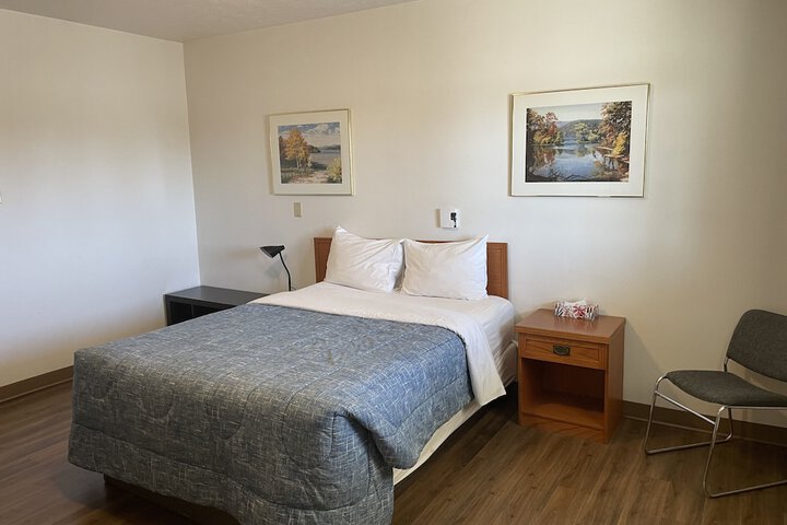 Room 27 of 99