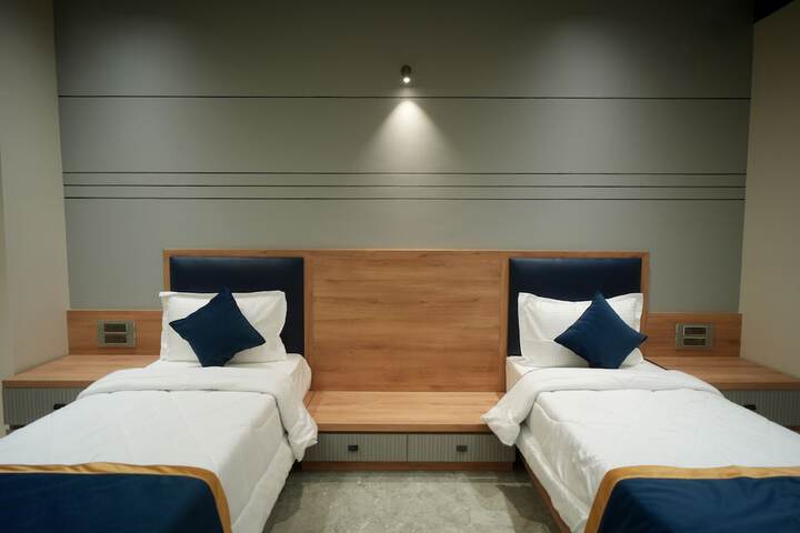 Room 8 of 24