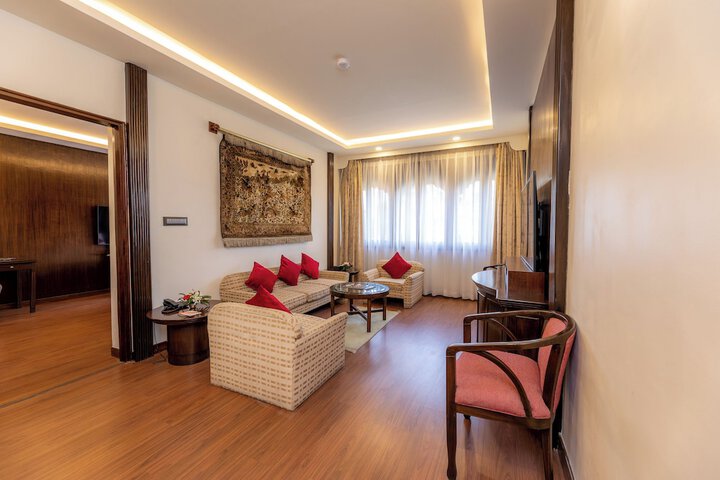 Room 53 of 191